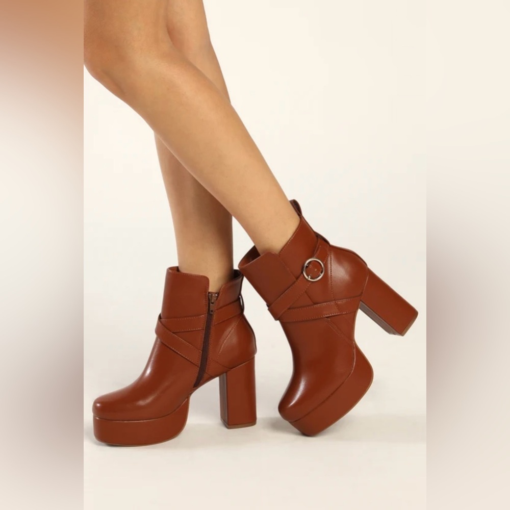 Lulus DALORE Brown Platform Buckle Ankle Booties ✨brand new in box✨ size 8